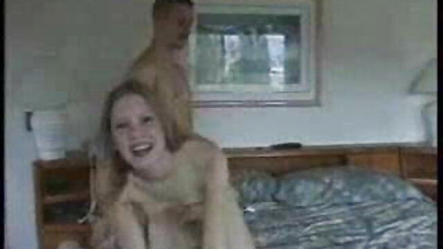 Vynikajúci :  Exotická masérka poskytuje klientovi špeciálnu sexuálnu masáž Videoklip 