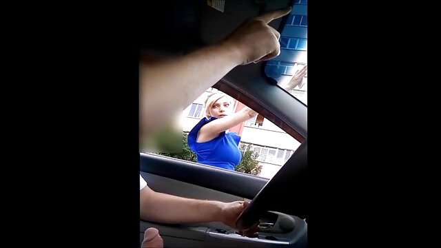 Vynikajúci :  Sladko vyzerajúce dievča Taniella dostane vrážačku od Rocca Siffrediho Videoklip 