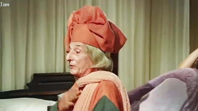 Vynikajúci :  Veľký zobák pomaly preniká do úzkej diery tínedžera Videoklip 