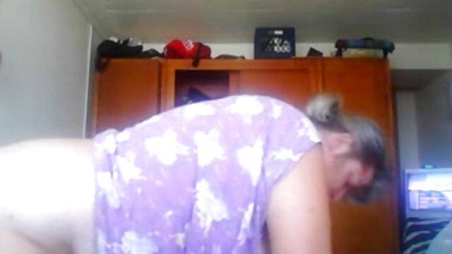 Vynikajúci :  Chick túži po hrboľatosti a na sex si vyberá bzučivého kamaráta Videoklip 