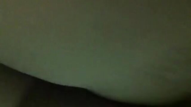 Vynikajúci :  Orientálna tínedžerka s pažbou pripravenou na sex s dvoma chlapmi naraz Videoklip 