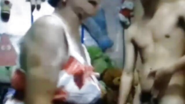 Vynikajúci :  Špinavá blondínka a Ázijčan chcú byť potrestaní a ovládaní Videoklip 