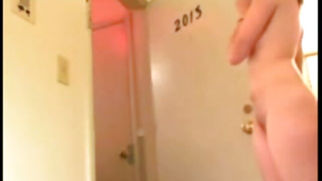 Vynikajúci :  Chlapec šuká dieru nevlastnej sestry a prinúti ju dokončiť ústa Videoklip 