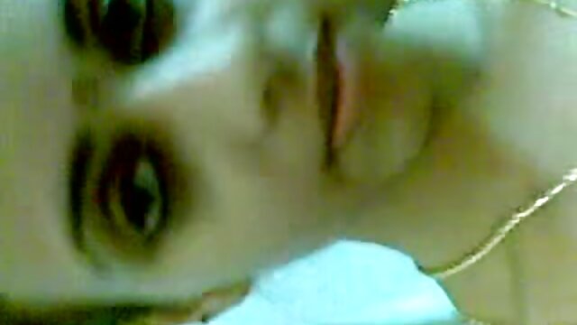 Vynikajúci :  Zmyselné dospievajúce dievčatá sa dostanú do štvorice Videoklip 