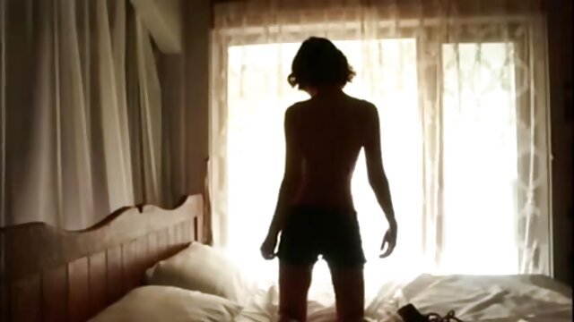 Vynikajúci :  Chtivá brunetka Raven Hart si užíva chvíle s ryšavou Lunou Lain Videoklip 