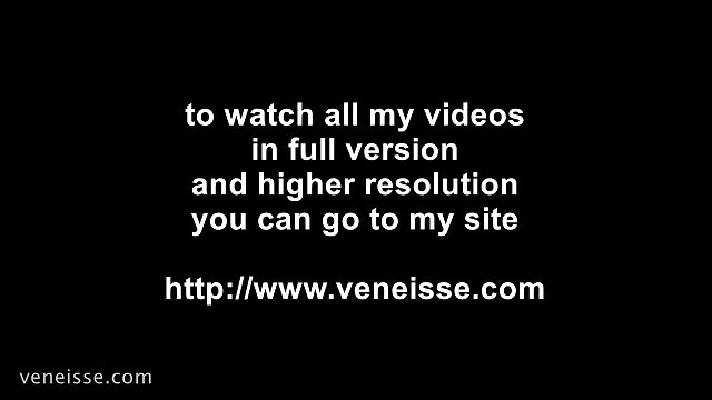 Vynikajúci :  Túžba blondínky uspokojená v drsnej análnej trojke Videoklip 