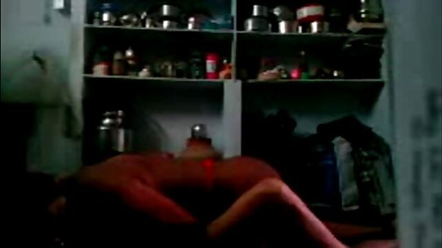Vynikajúci :  Hot milf Kiki Daire berie Anthonyho Rosana hrubého vtáka. Videoklip 