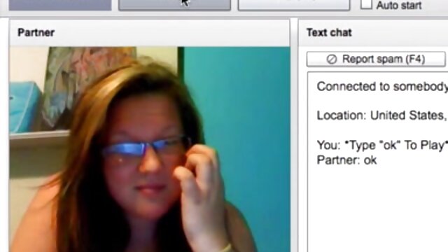 Vynikajúci :  Bombastická blondínka sa búšila do pevného zadku vo výstrednej trojke Videoklip 