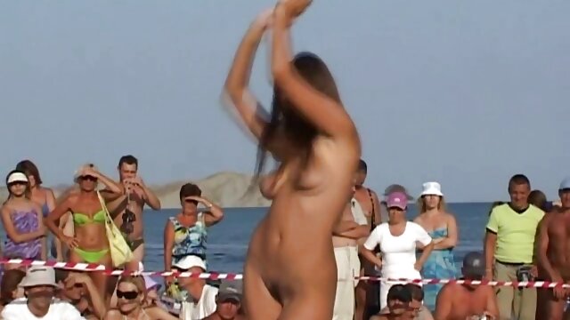 Vynikajúci :  Sexi prázdninová trojka s tromi kamarátkami zo strednej školy Videoklip 