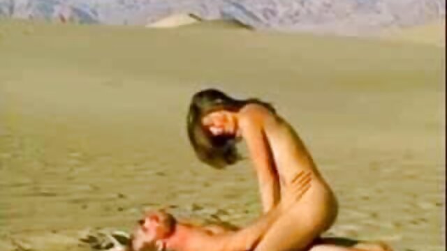 Vynikajúci :  Očarujúca blonďavá pornohviezda potešujúca jej nadržaný kus Videoklip 