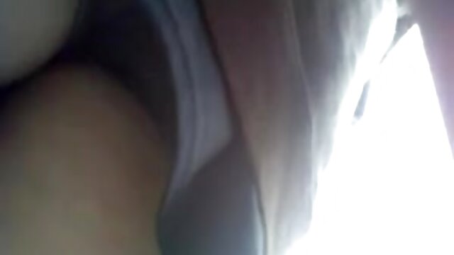 Vynikajúci :  Dve mladé dámy zdieľajúce veľkú kurva palicu Videoklip 