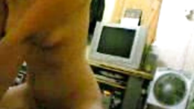 Vynikajúci :  Mužská masáž zahŕňa sex s černoškou a potetovanou blondínkou Videoklip 